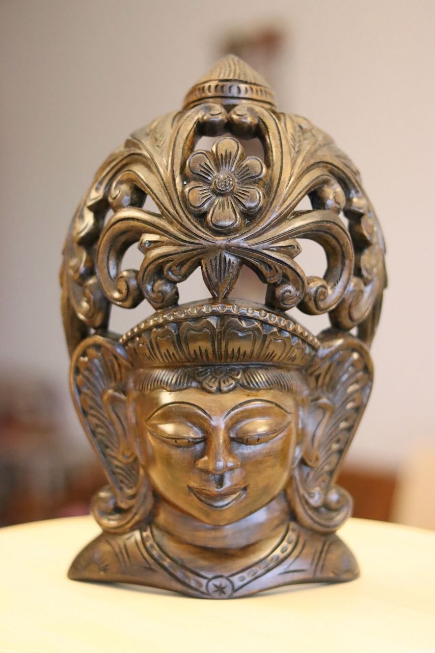 Hand Carved Kandyan Princess Wooden Sculpture – Sri Lankan Royal Lady Statue