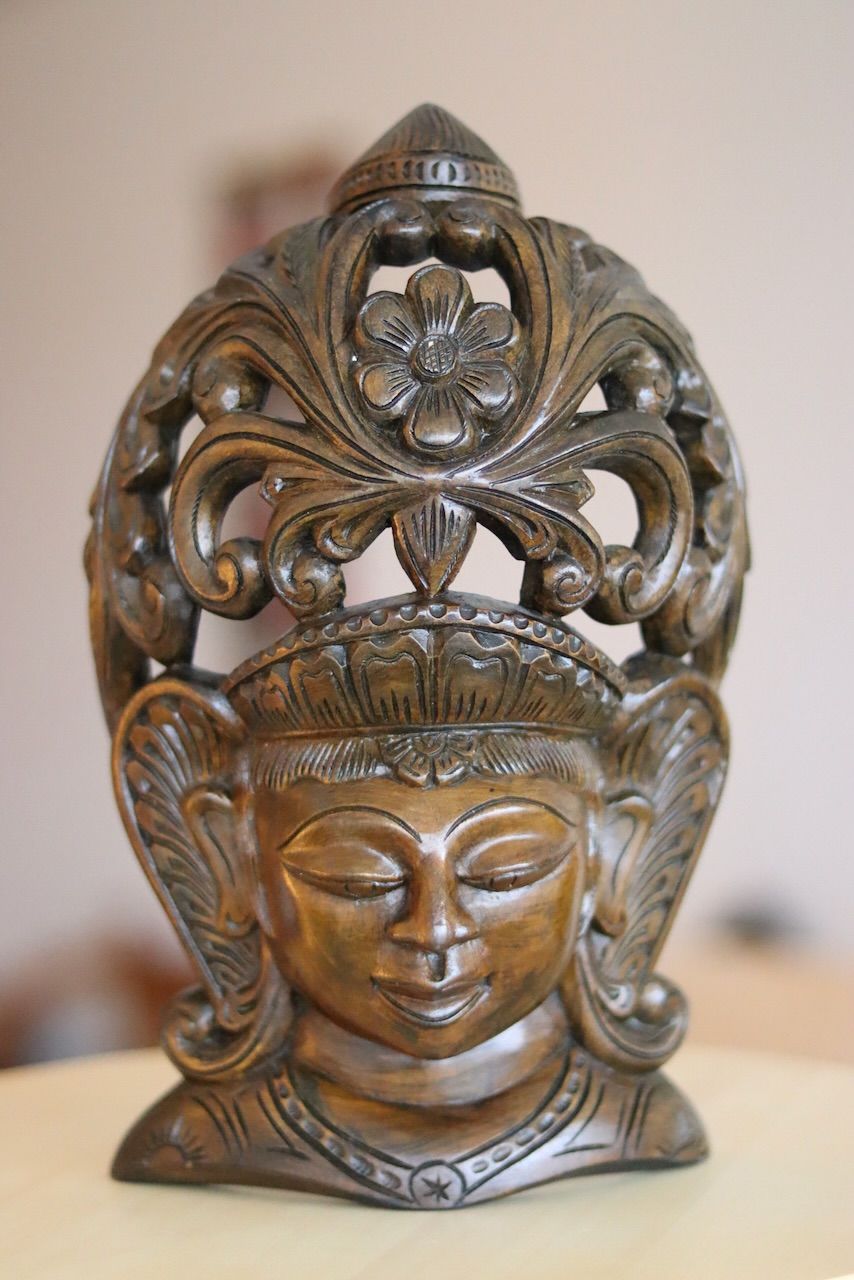 Hand Carved Kandyan Princess Wooden Sculpture – Sri Lankan Royal Lady Statue