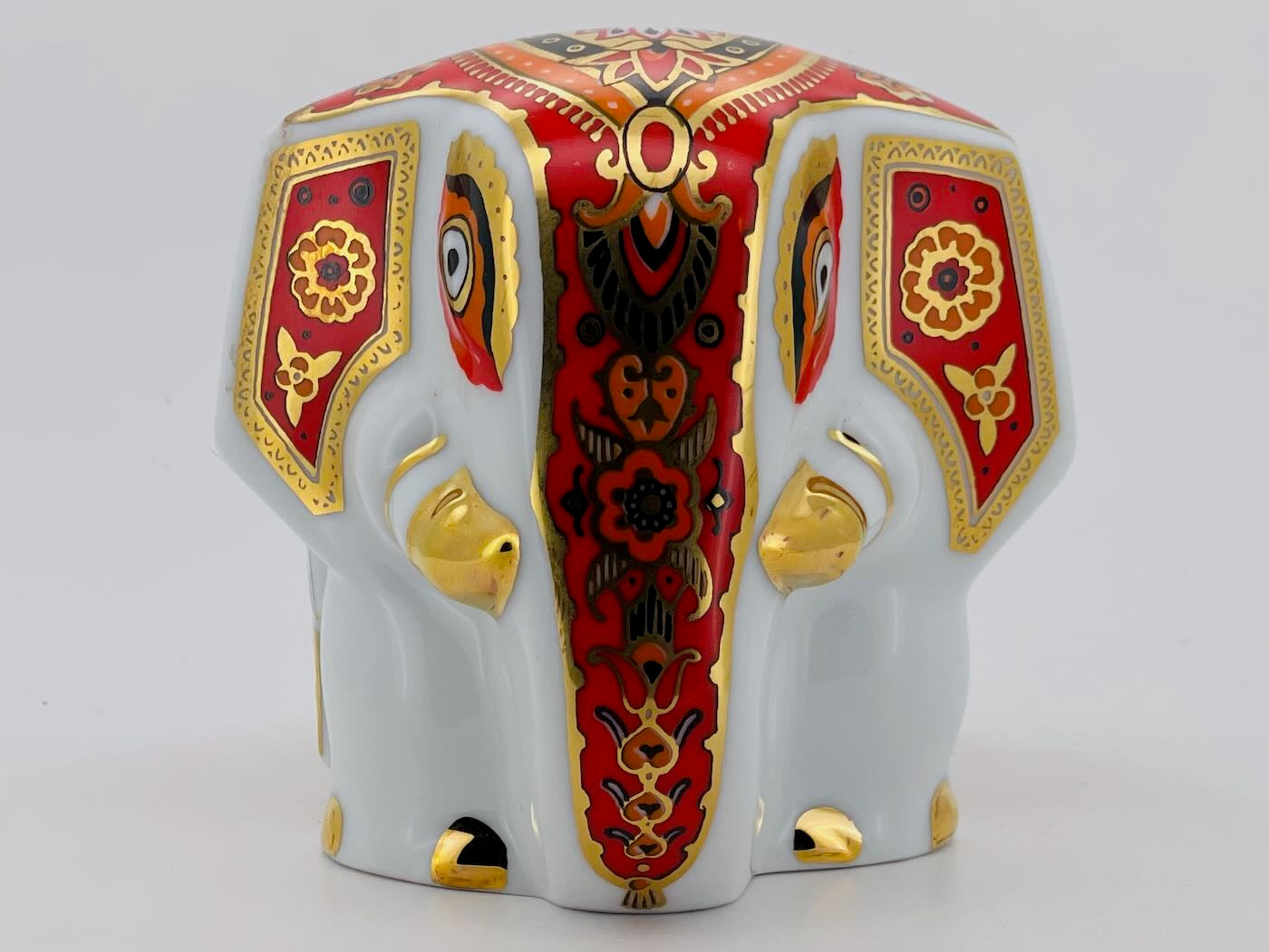 Decorative Ceramic Elephant Container – Hand-Painted Storage Figurine