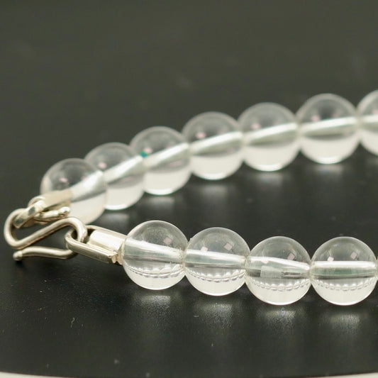 Hvid kvartsarmbånd med lås – 8 mm klare krystalperler – Sterlingsølvskrog